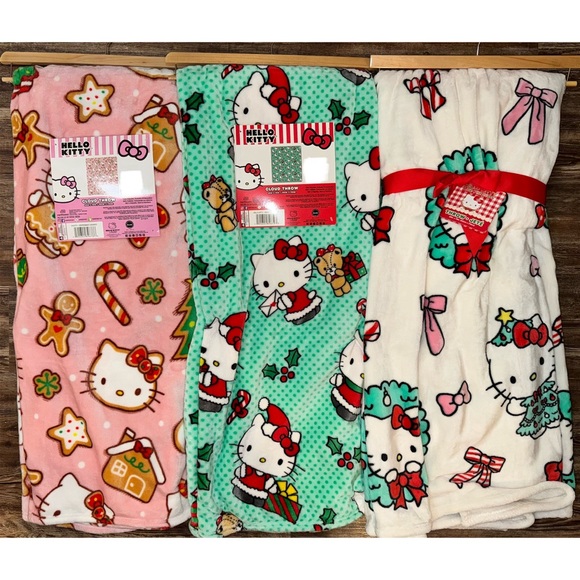 Hello Kitty Other - Hello Kitty Christmas Blanket Bundle❤️